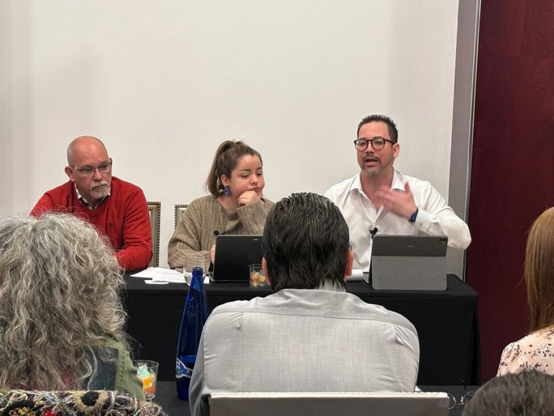 Cubanos en un evento sobre la violencia policial en la Isla