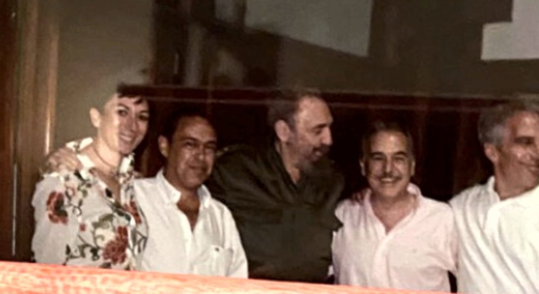 Fidel Castro, y a su izquierda: Andrés Pastrana (expresidente de Colombia) y Jeffrey Epstein.