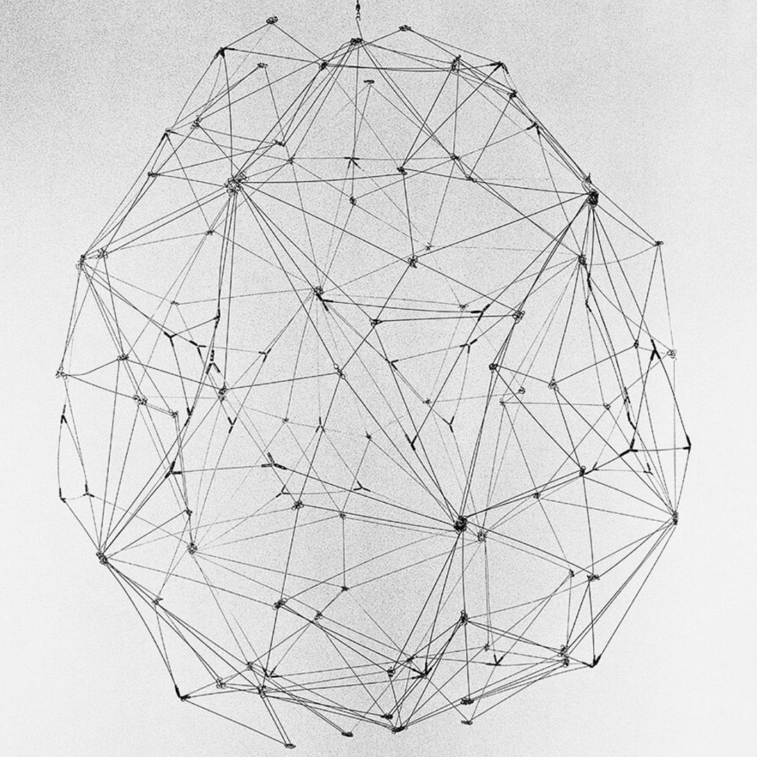 "Esfera Nro. 5" (1977), escultura de Gertrud Goldschmidt (Gego).