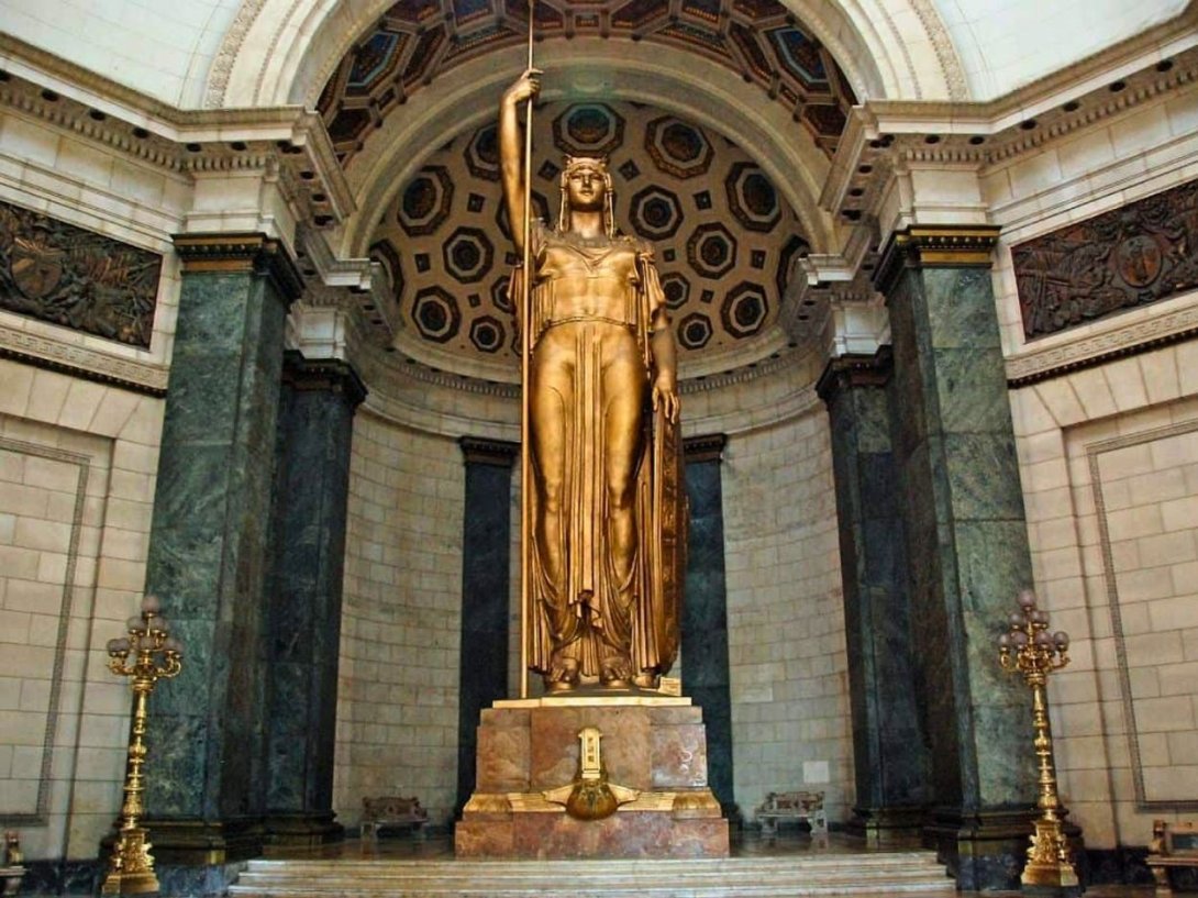 Estatua de la República en el Capitolio de La Habana. Escultor: Angelo Zanelli.