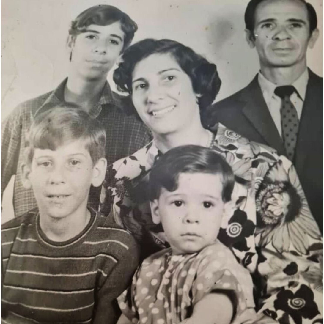 Familia del escritor Hermes Entensa