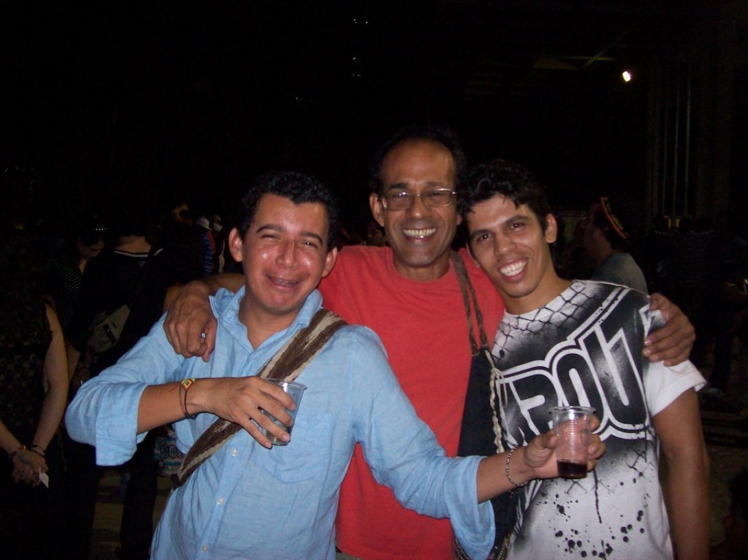 De izquierda a derecha: Fidel Álvarez Causil, Amilkar Feria y Carlos Raúl Aguilar, en la inauguración de una exhibición en el Pabellón Cuba.