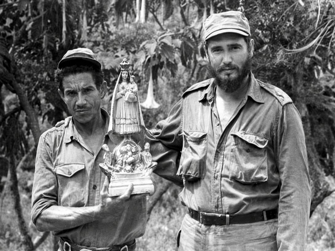 Foto de la serie "Fidel vuelve a la Sierra" (1962) de Alberto Korda.