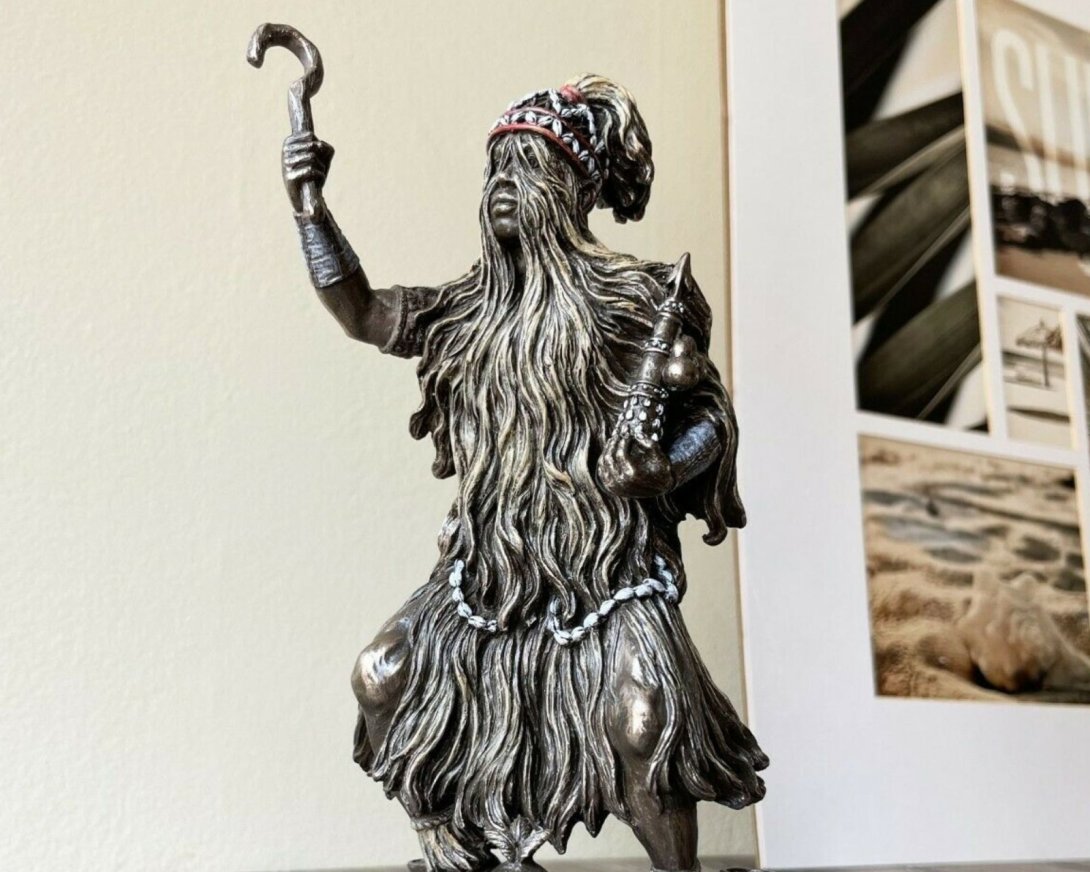 Figura del orisha Babalú Ayé.