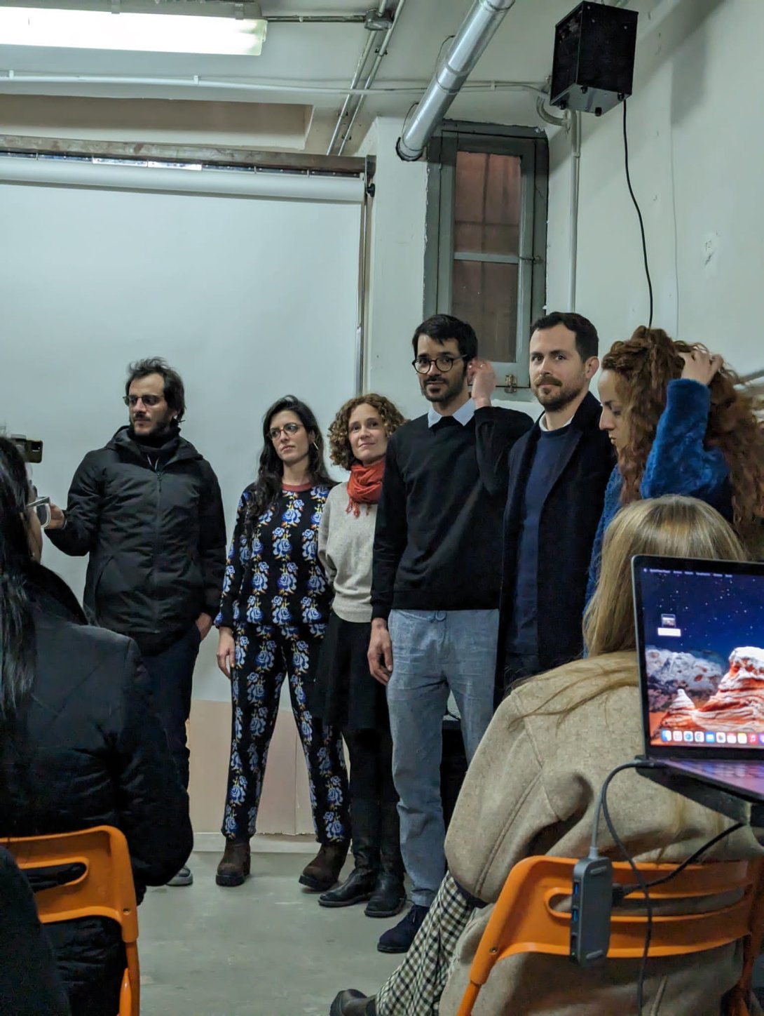 Los cineastas Carlos Quintela, Claudia Claremi, Heidi Hassan, Carlos Alejandro Halley y Aminta de Cárdenas junto al artista Lester Álvarez (en el centro).