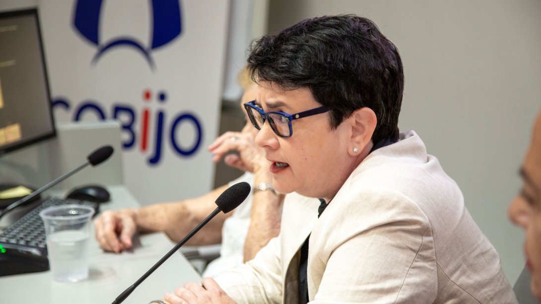 La escritora cubana Gleyvis Coro Montanet en el evento "Escritoras cubanas en Madrid" (23 de abril de 2026).