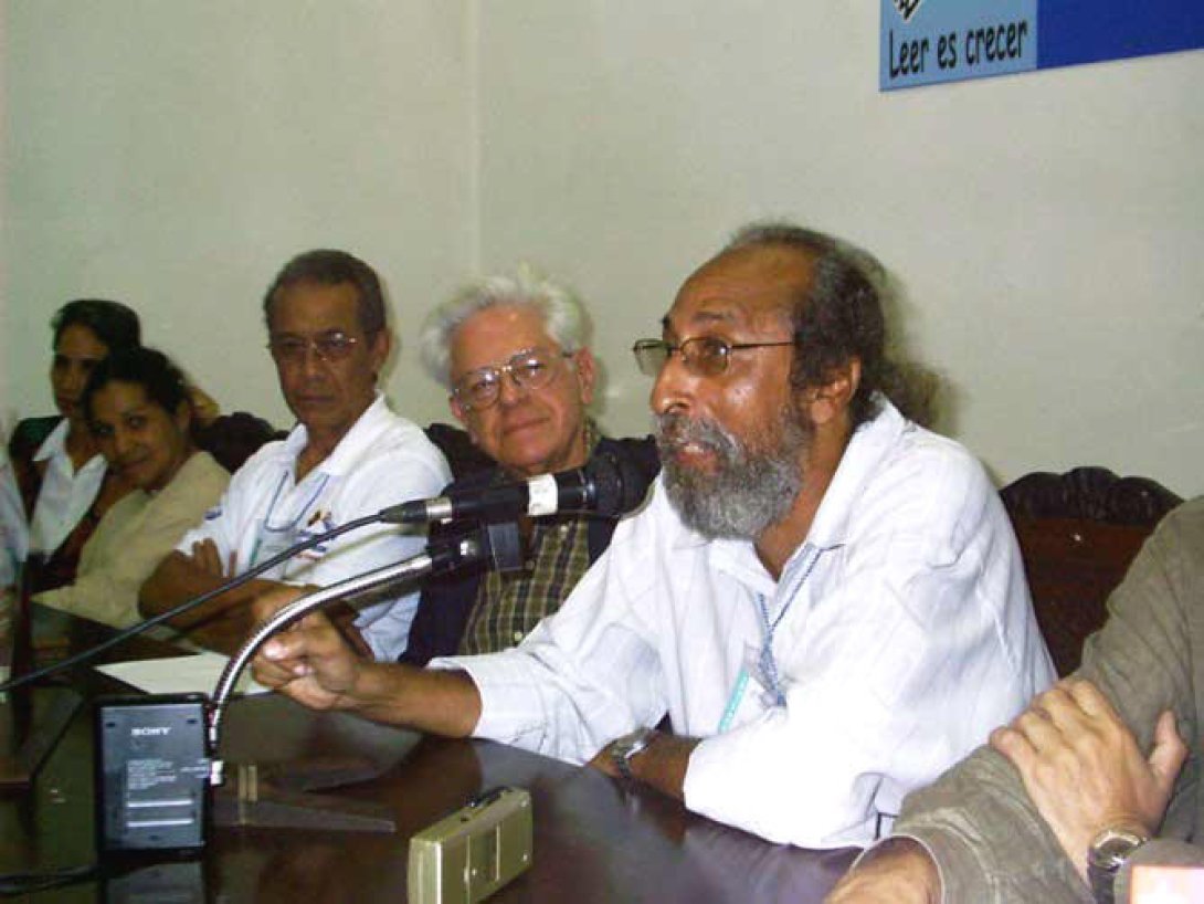 El escritor cubano Guillermo Vidal.