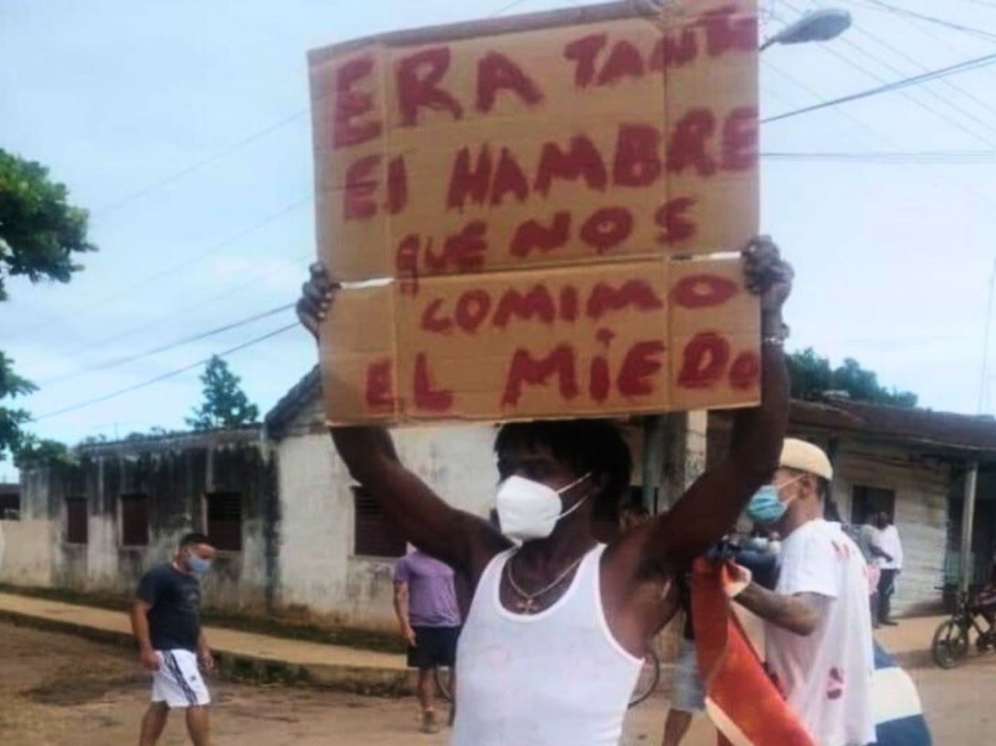 Juan Enrique Pérez Sánchez durante las protestas del 11 de julio de 2021 en Nueva Paz, Mayabeque.