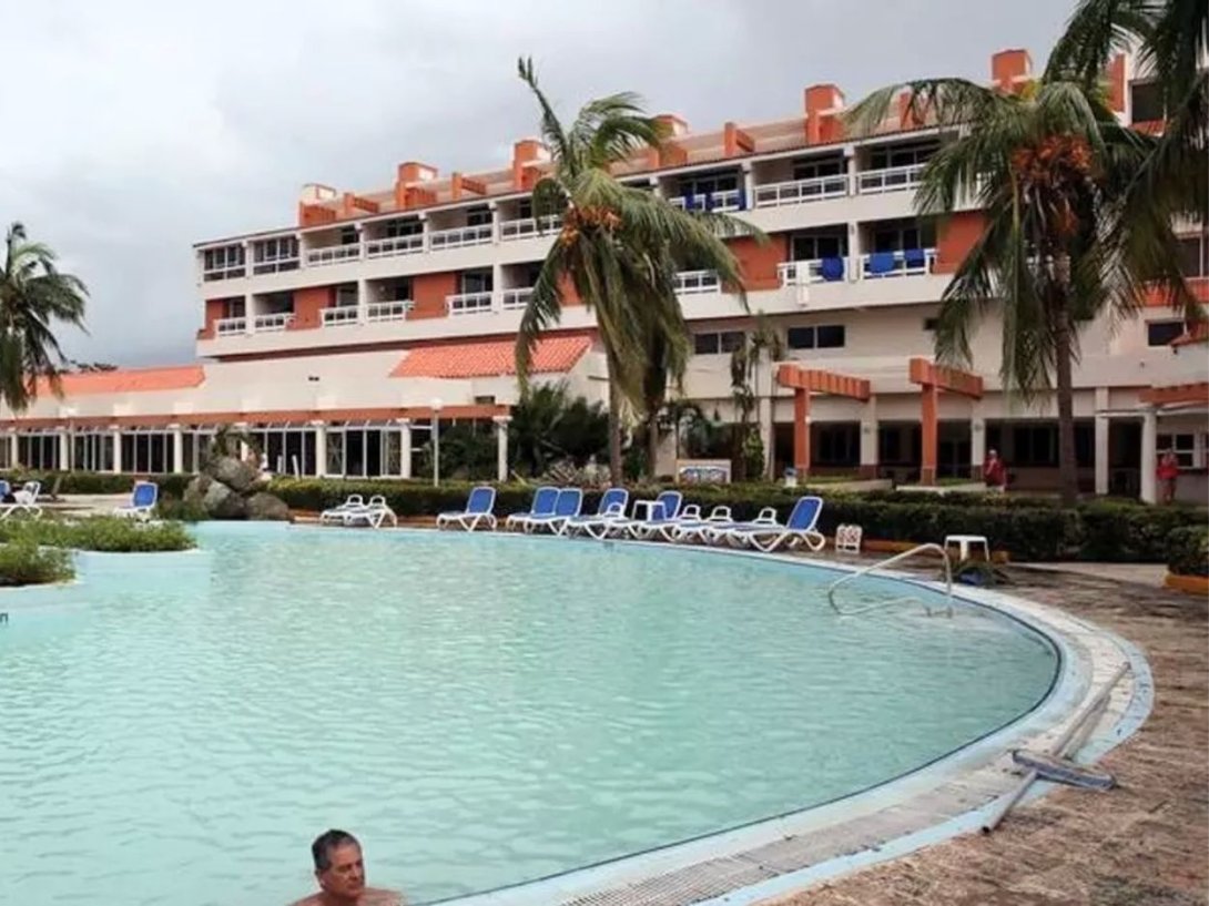 Hotel vacío en de Varadero, Cuba. Foto: EFE.