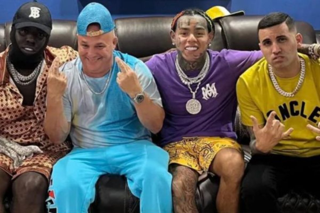 De izquierda a derecha: Chocolate MC, Boris Atencibia, 6ix9ine y Lenier Mesa.