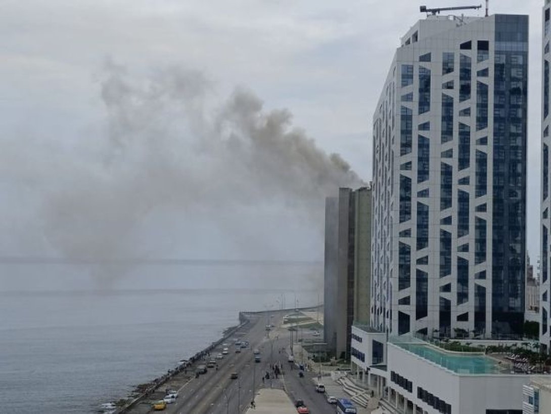 Incendio en edificio Girón, La Habana.