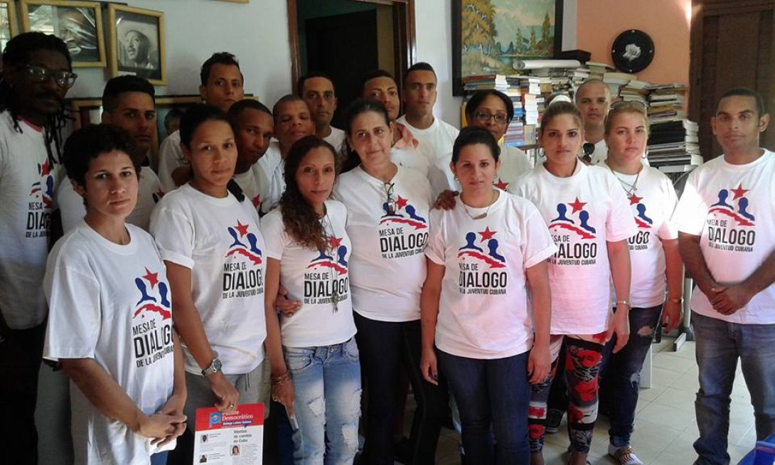 Integrantes de la Mesa de Diálogo de la Juventud Cubana en 2015.