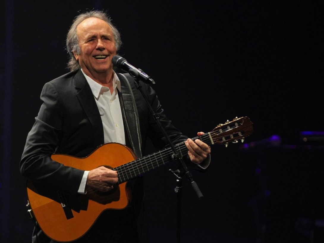 Joan Manuel Serrat, cantautor español.