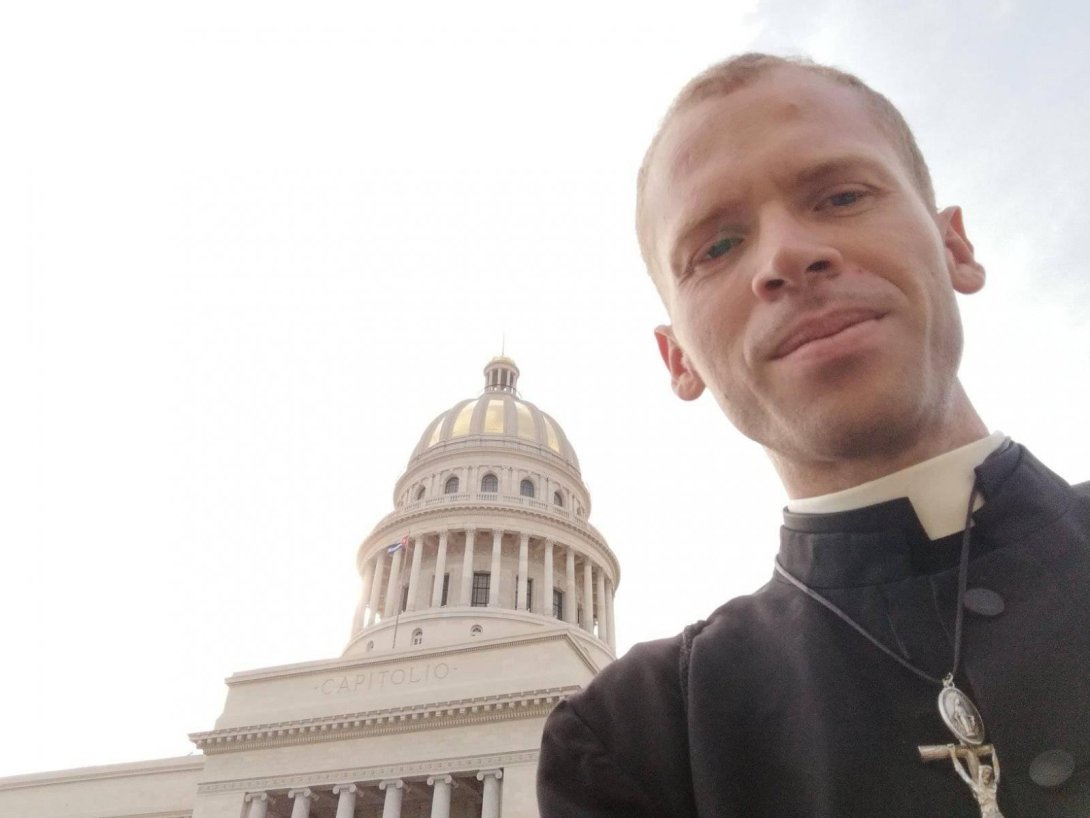 Sacerdote Kenny Fernández Delgado