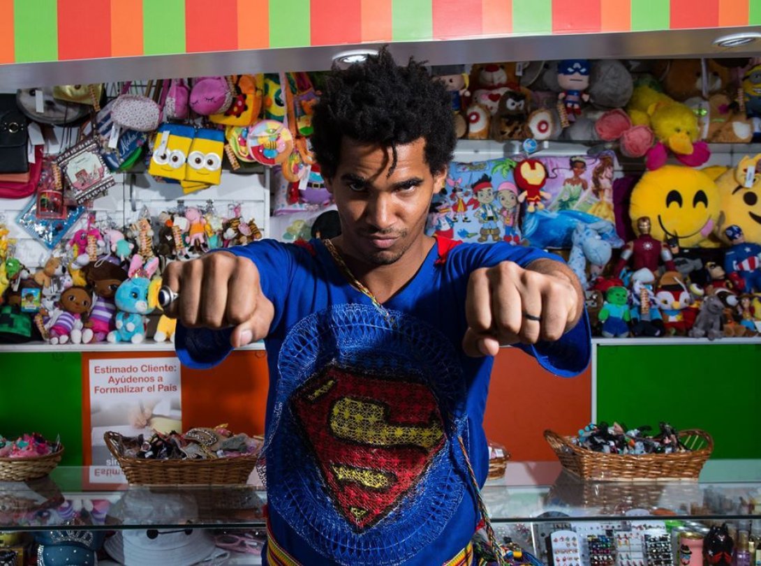 Luis Manuel Otero superman