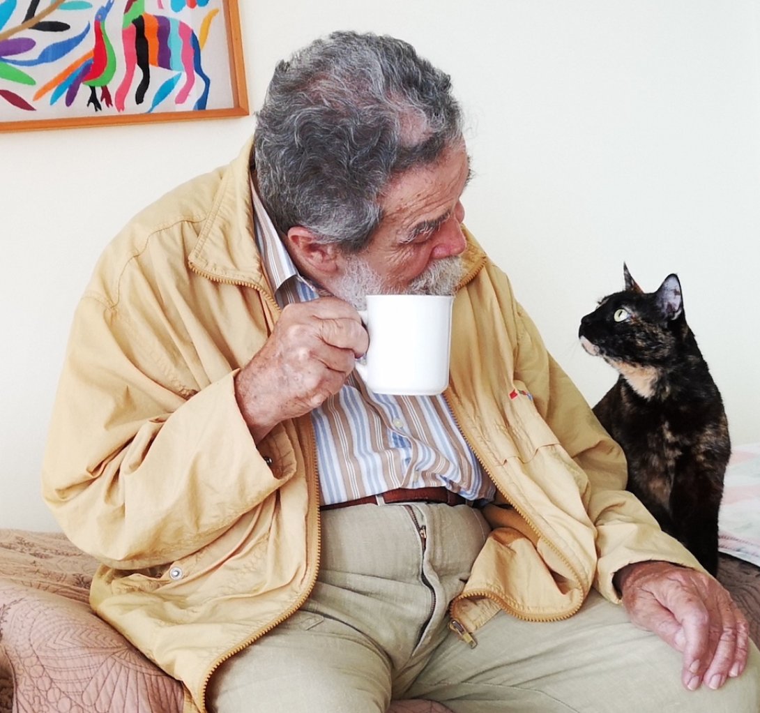 El poeta cubano Manuel Díaz Martínez.