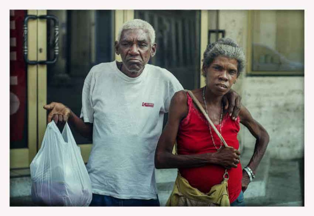 Pareja de marginados. Foto: Claudio Fuentes