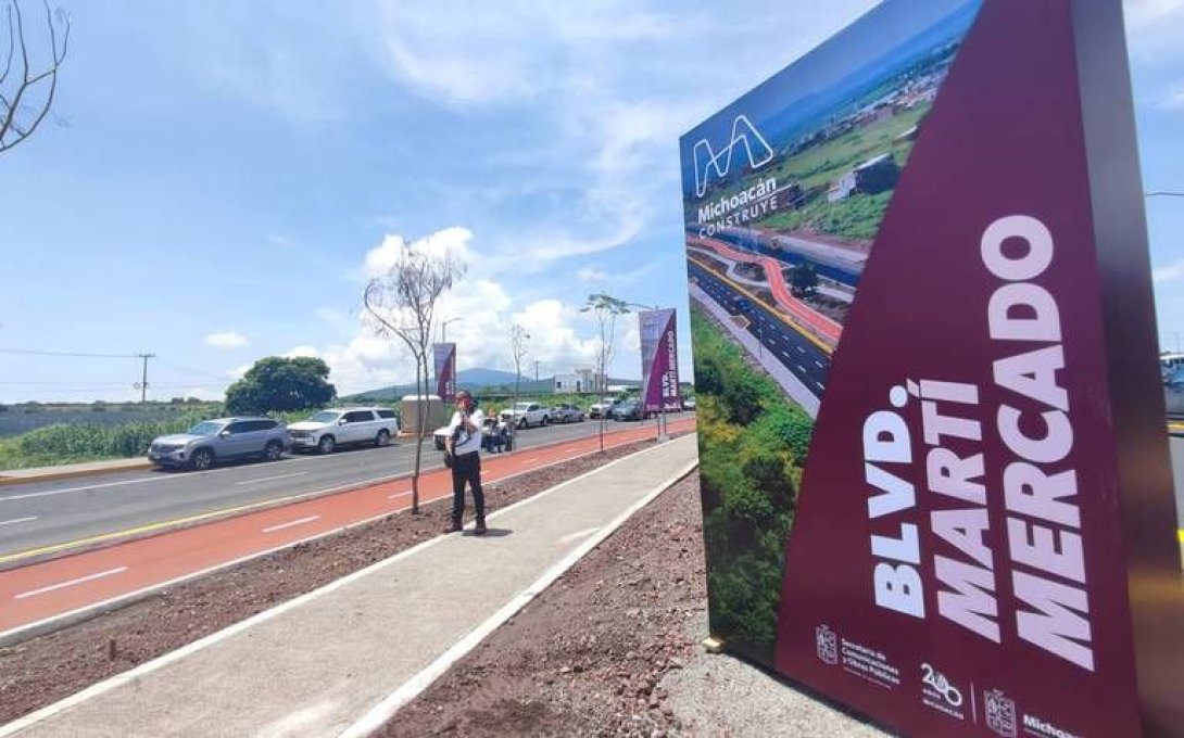 Entrada del boulevard Martí Mercado en Michoacán, México.