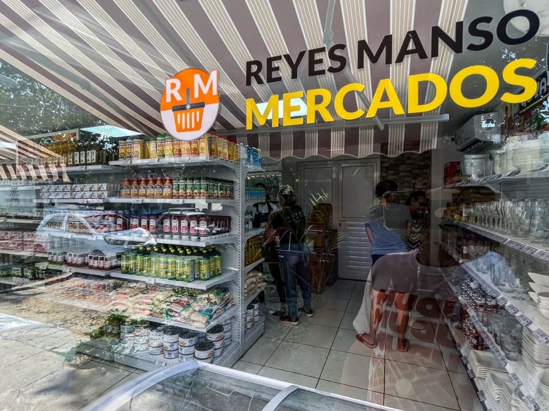 Mercado gestionado por una mipyme en La Habana.