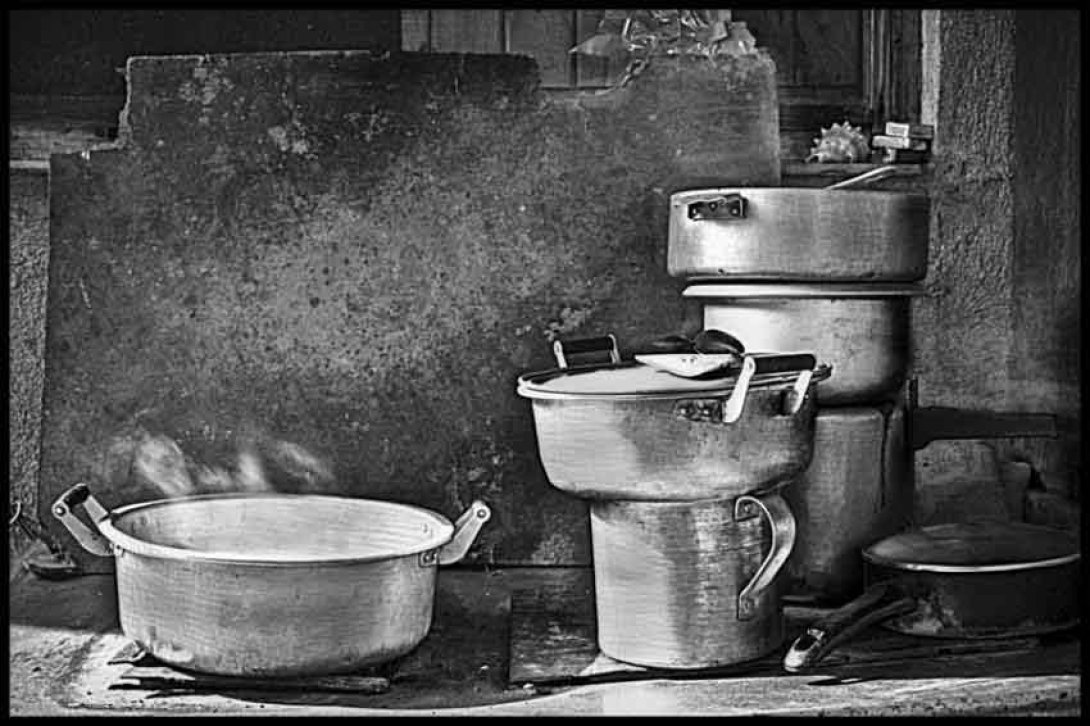 Calderos amontonados. Foto: de Humberto del Río