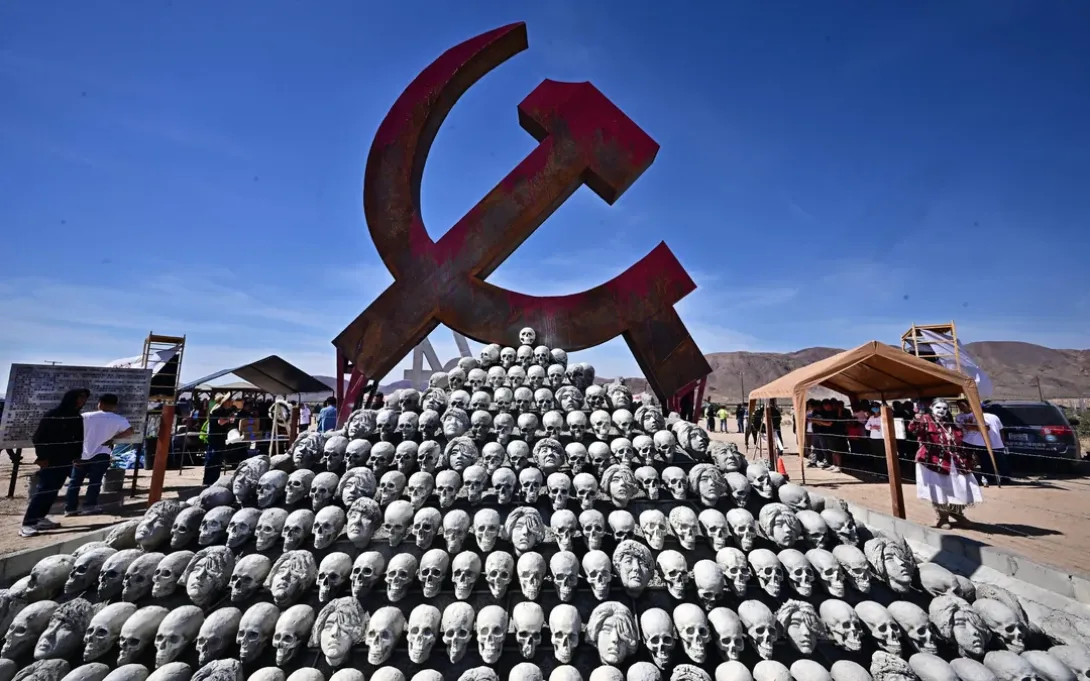 Monumento a las víctimas del Comunismo en el Desierto de Mojave, en California.