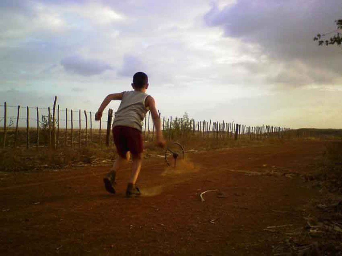 Niño corriendo. Foto: Yury Limonte