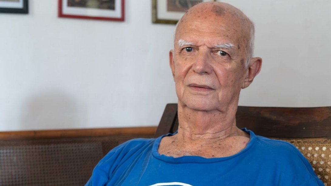 Escritor cubano F. Mond