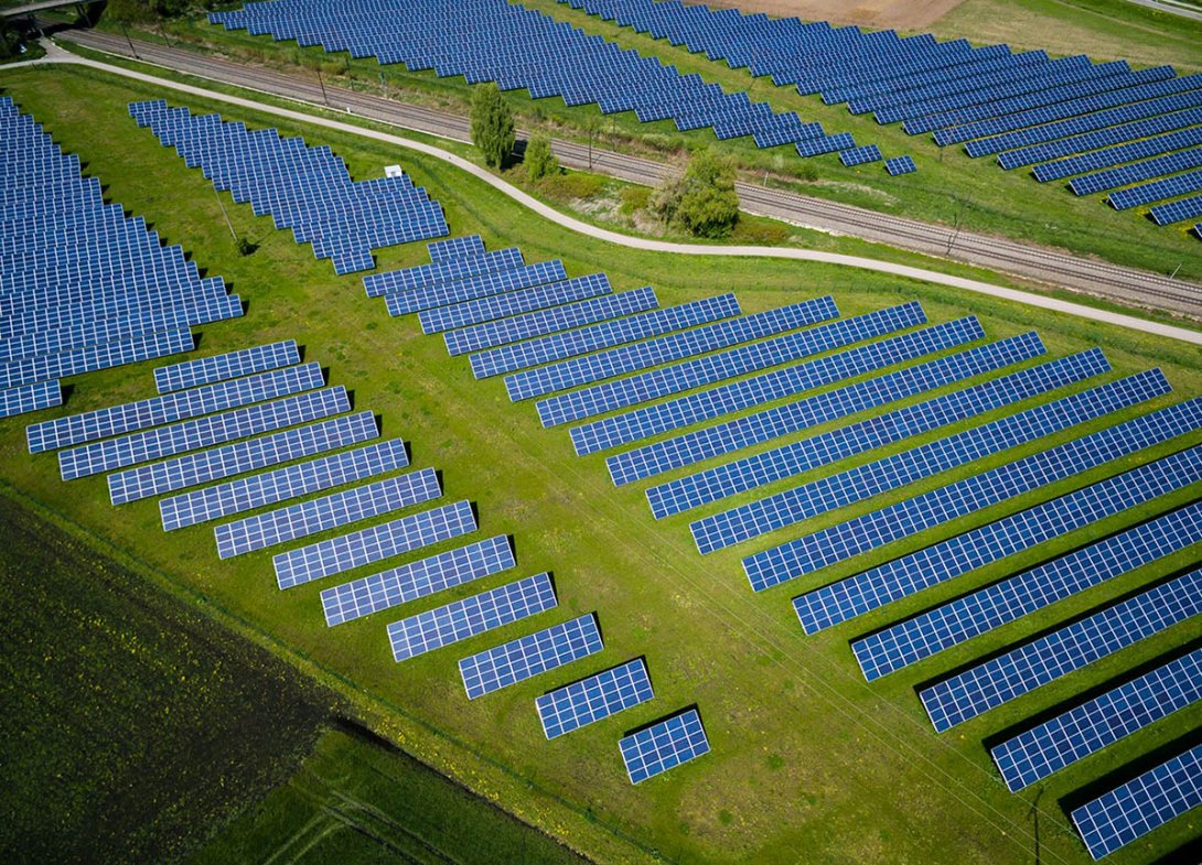 Paneles solares en Alemania, Foto: Andreas Gucklhorn (Unsplash)