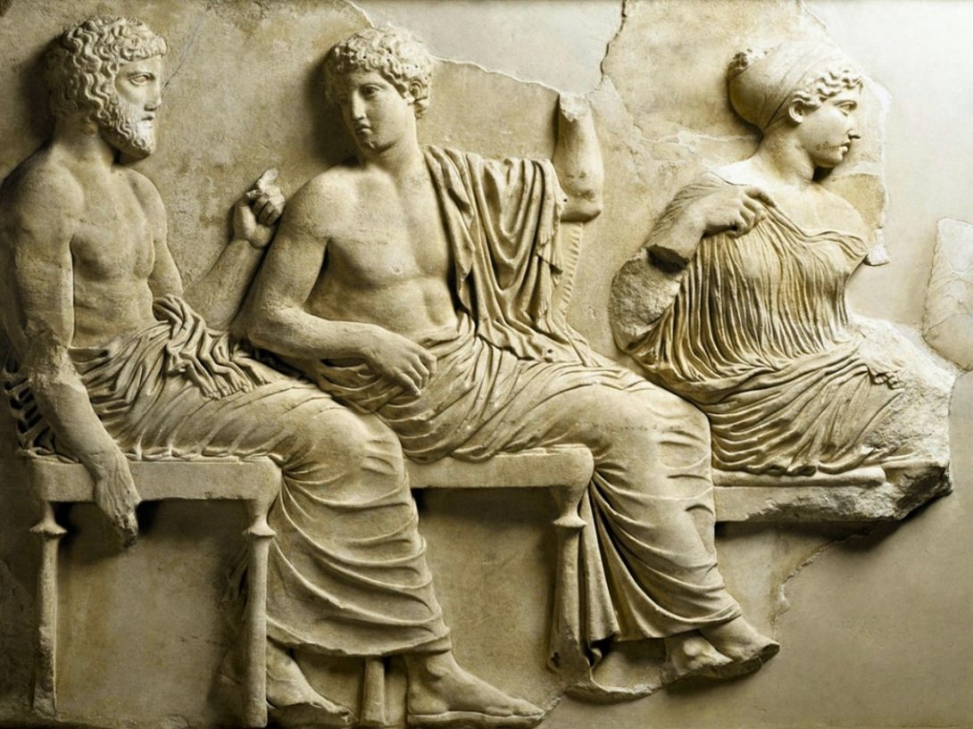 Los dioses giegos Poseidón y Apolo, representados en el friso este del Partenón de Atenas.