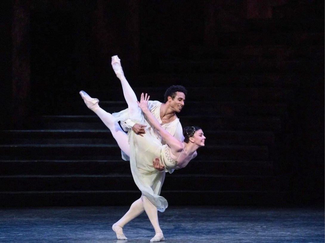 La bailarina Natalia Osipova y el bailarín Patricio Revé en "Romeo y Julieta". Foto: Andrej Uspenski.