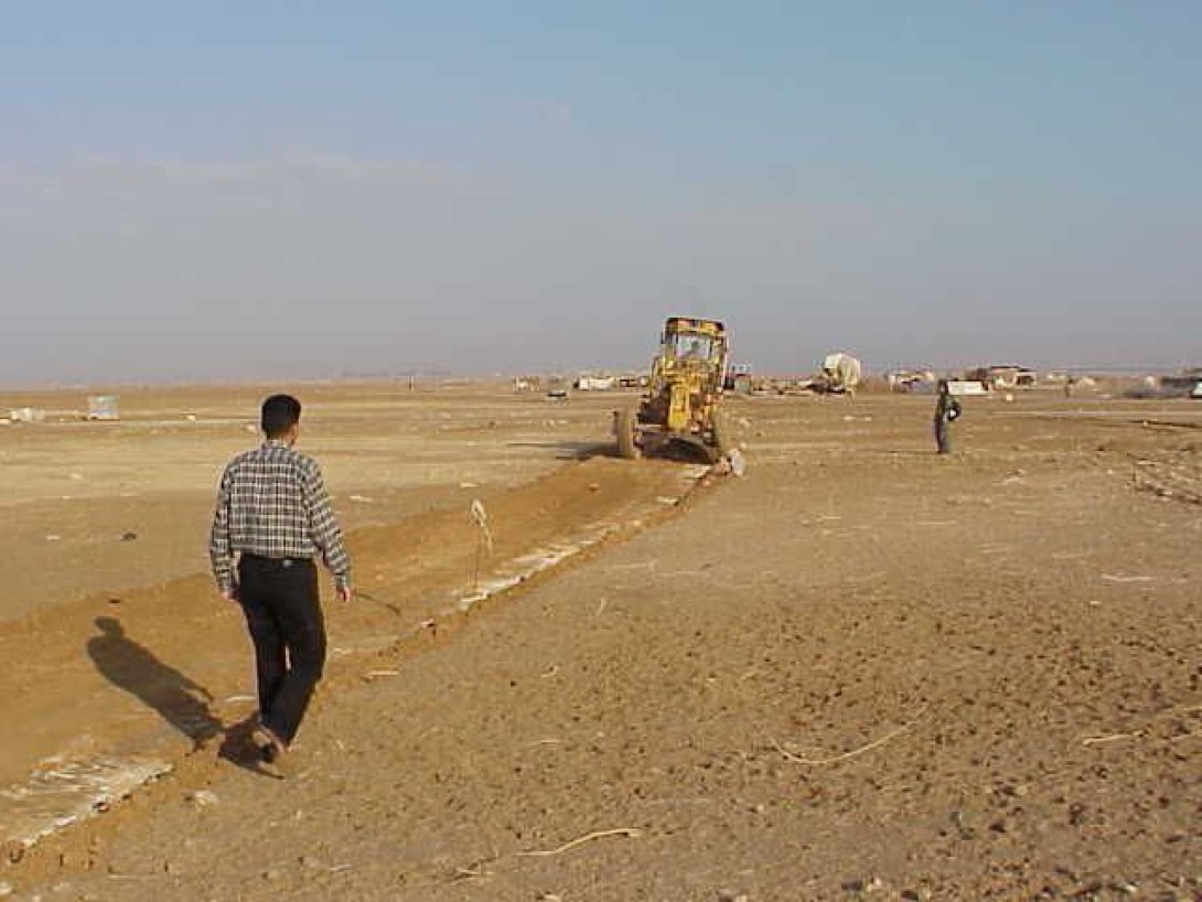 Greening the desert Project trabajando en un desierto