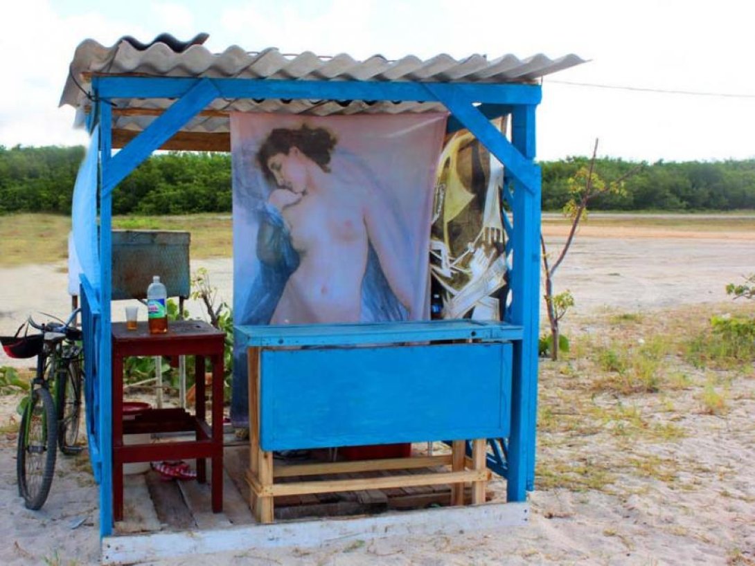 Pintura de mujer desnuda en la playa. Foto: Francis Sánchez