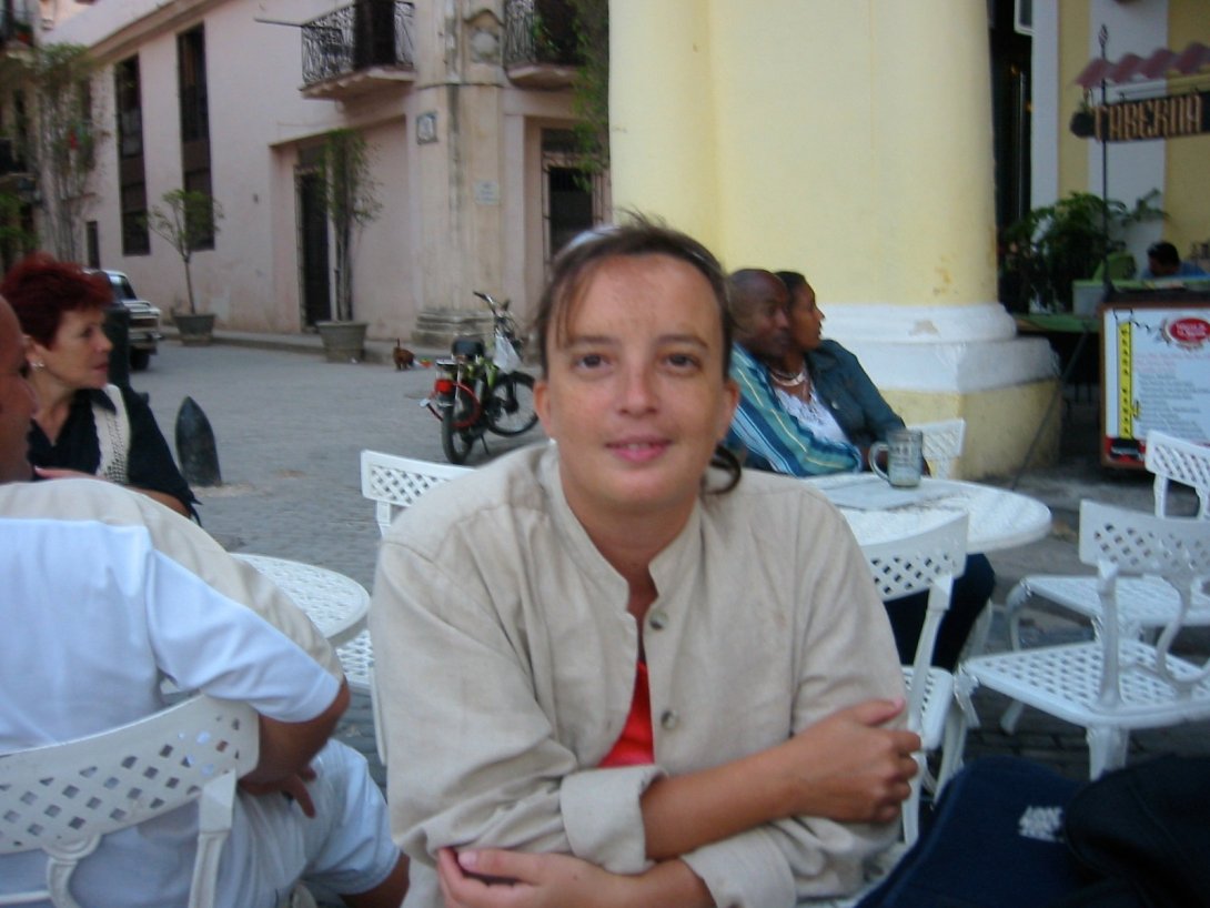 La poeta y narradora cubana Polina Martínez Shviétsova.