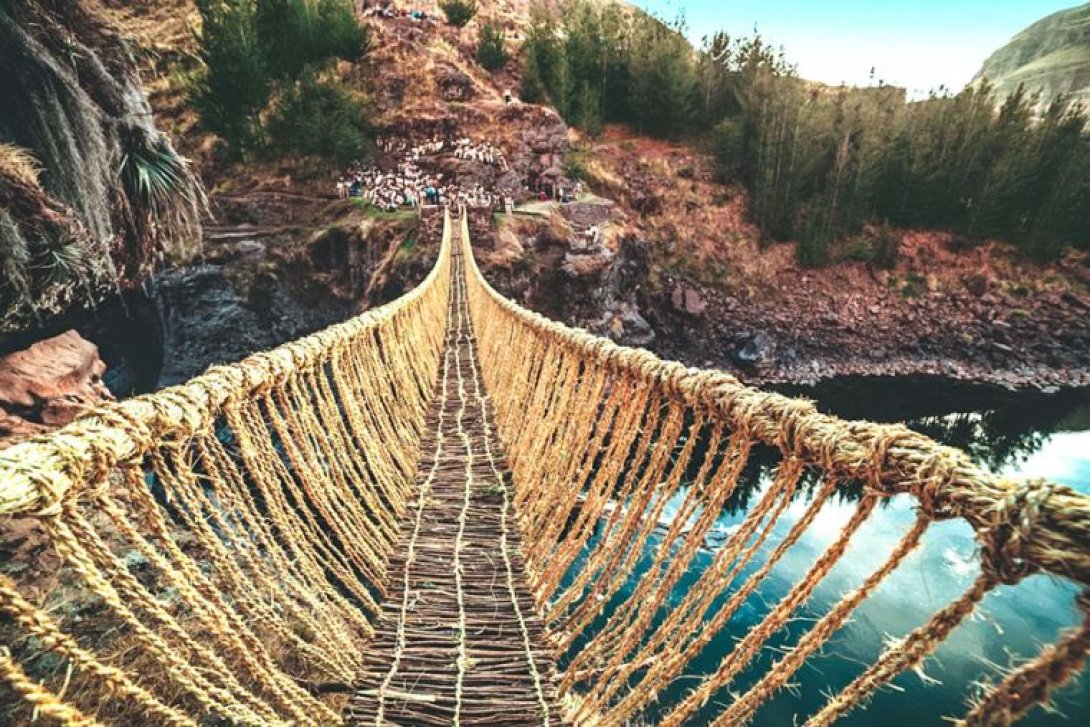 Puente de Cuerda Inca, ubicado en el Río Apurímac, Perú.