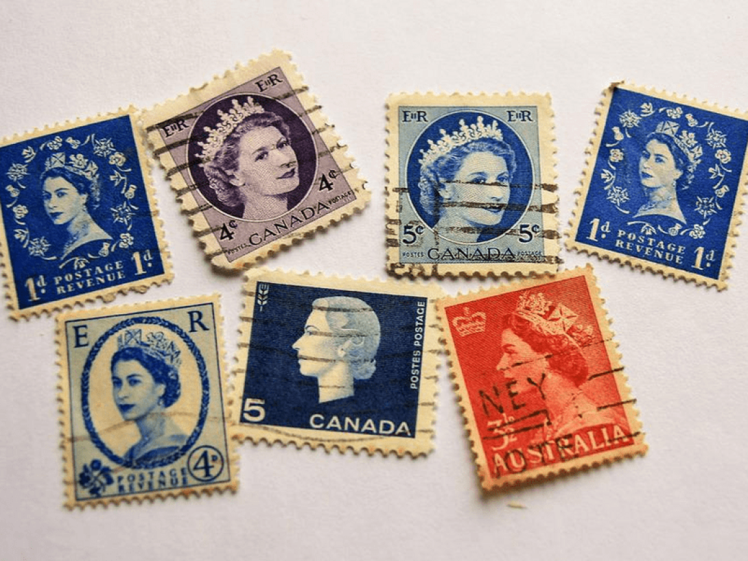 Reina Isabel II en sellos.