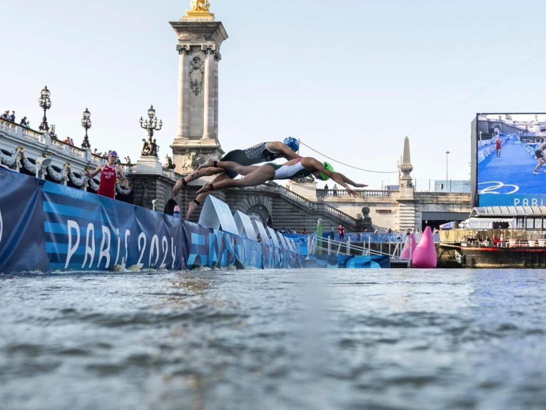 Ateltas en el río Sena durante los JJOO París 2024.