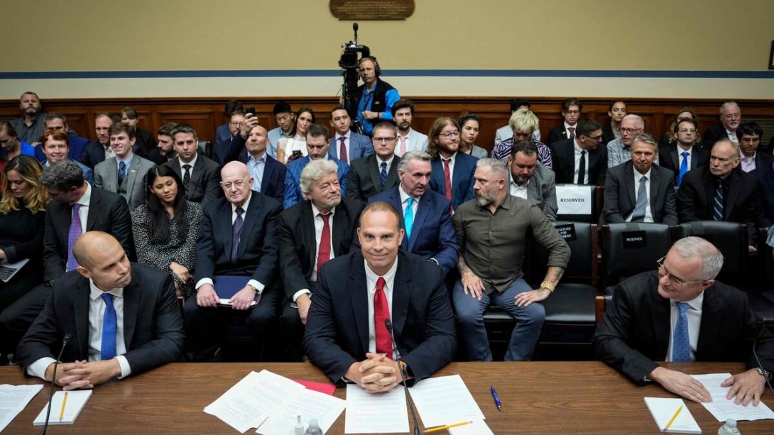 Ryan Graves, David Grusch, David Fravor en el Congreso.