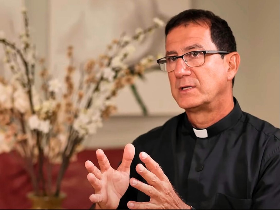 Sacerdote cubano Alberto Reyes Pías