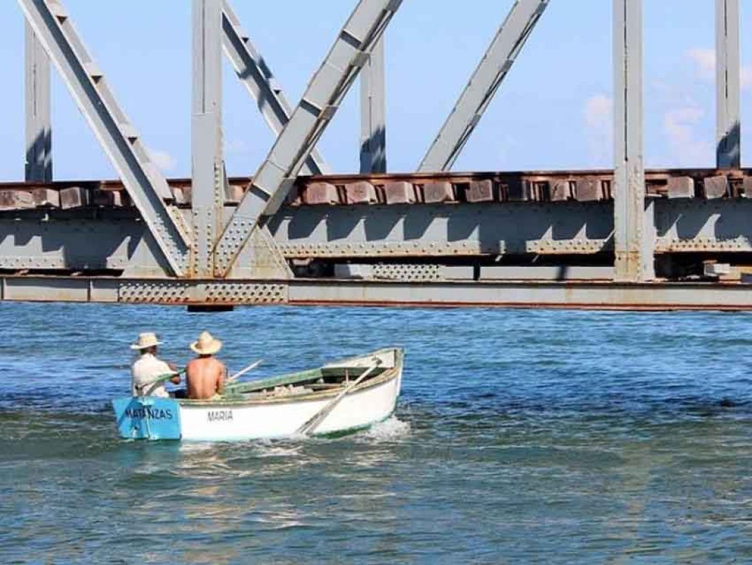 Bote sale al mar. Foto: Francis Sánchez