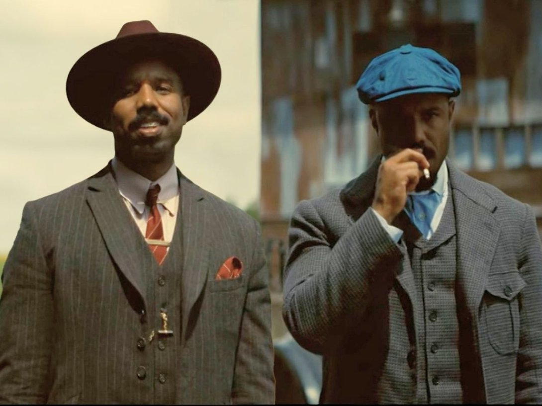 El actor Michel B. Jordan interpretando a los gemelos Smoke y Stack Moore en la película "Pecadores".