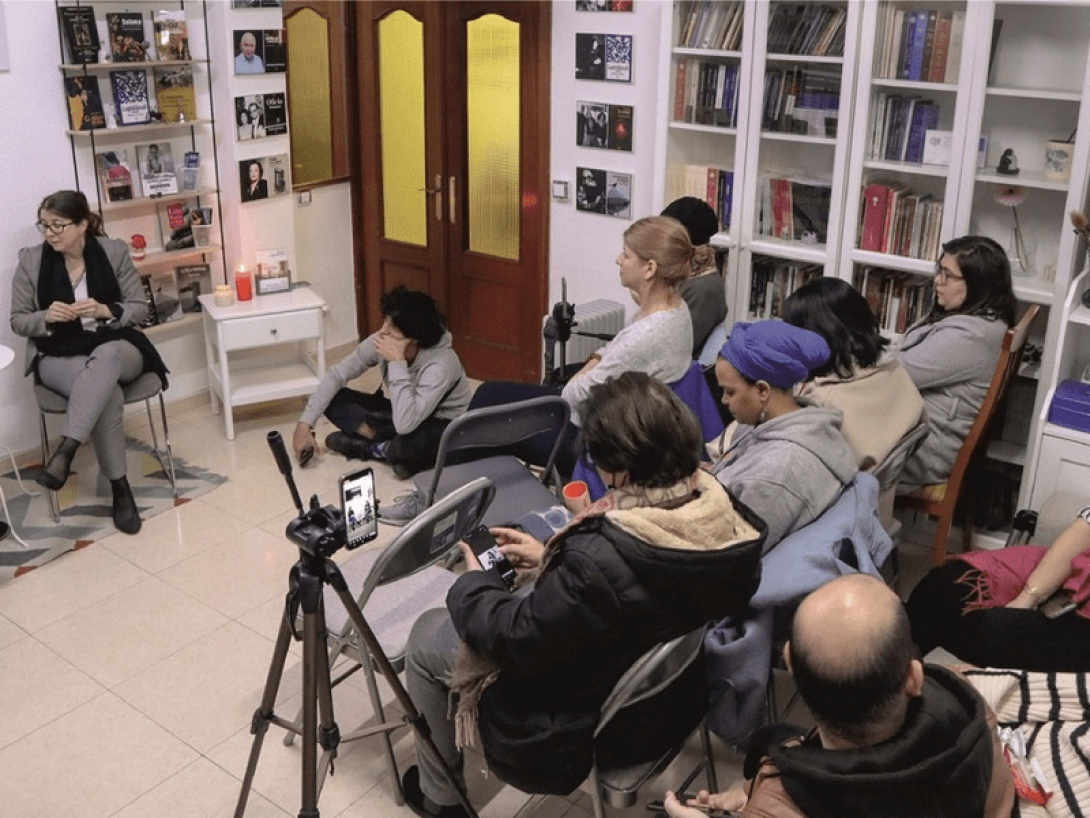 Presentación del libro de Micaela Hierro durante la Tertulia Deslinde.