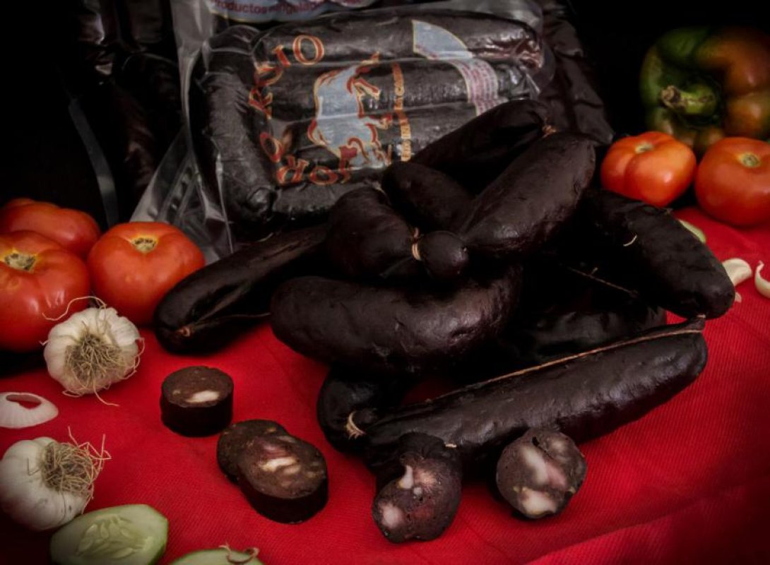 Imagen publicada por la empresa cárnica de Holguín, justificando el uso de tripas en la dieta del cubano.