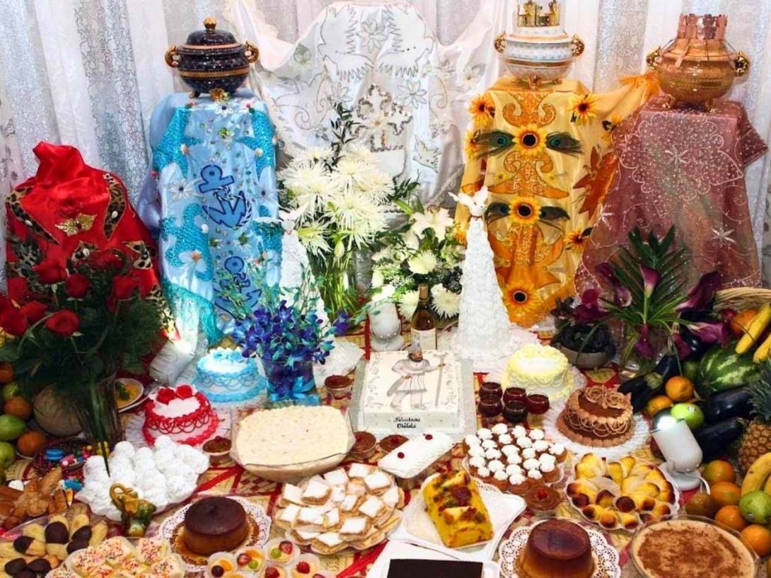 Tronos yorubas de la Regla de Ocha. Altares dedicados a los orishas.