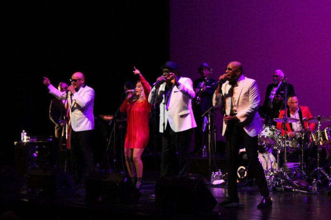 Los Van Van en concierto.