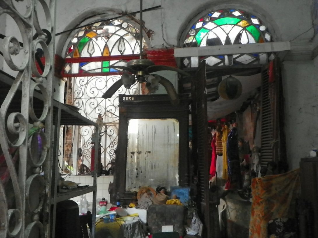 Interior de una vivienda en Cuba.