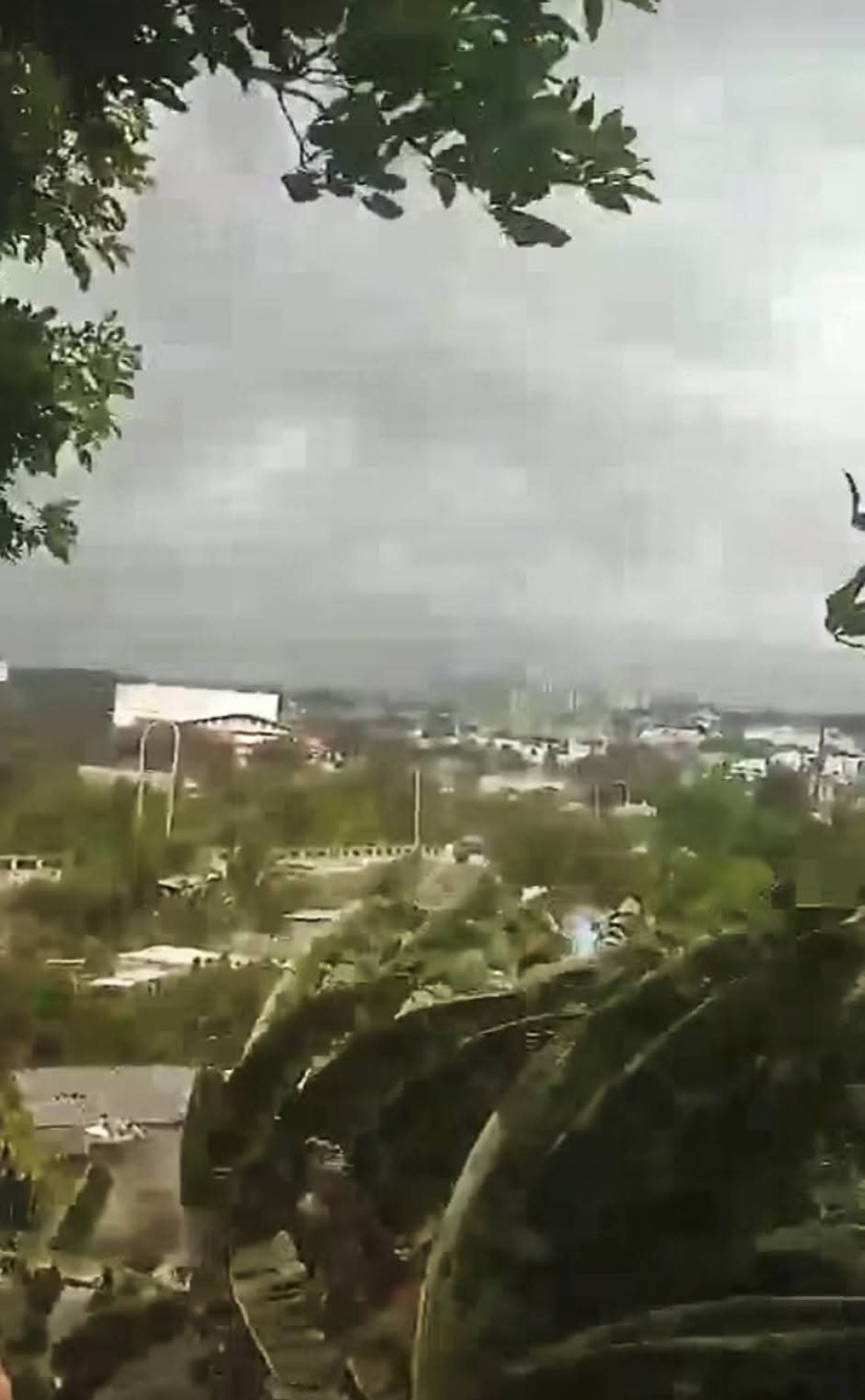 Santiago de Cuba bajo los primeros azotes del huracán Melissa (2025).