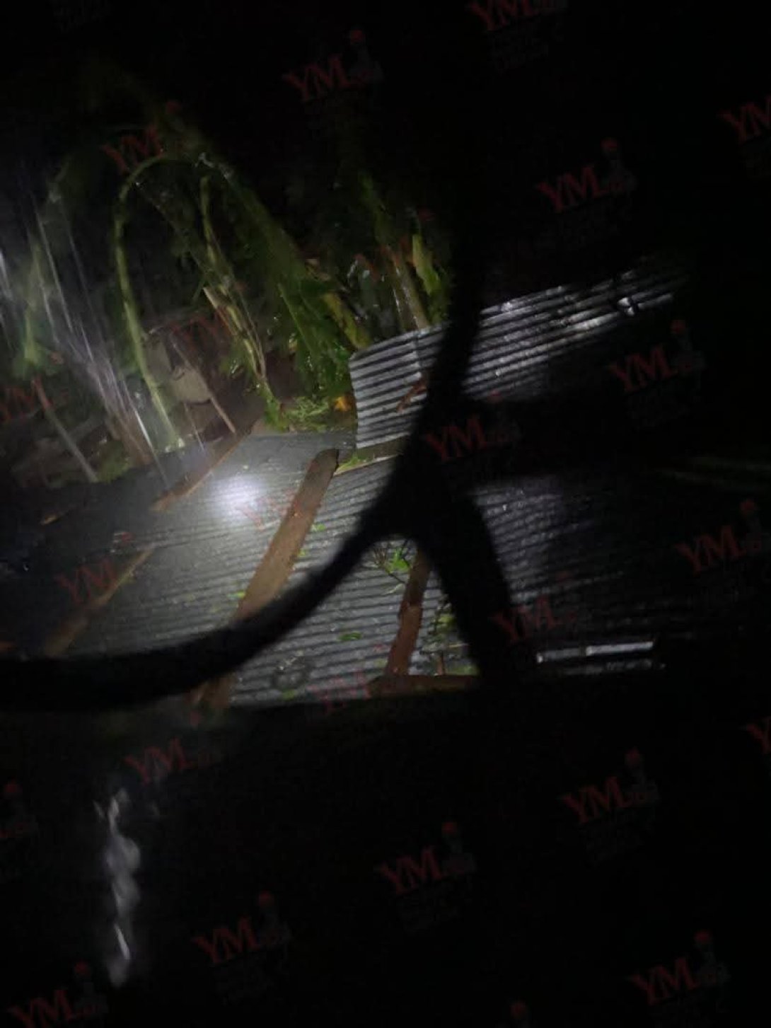 Destrozos del huracán Melissa en viviendas de Santiago de Cuba (2025). Imagen tomada del Facebook de Yosmany Mayeta.