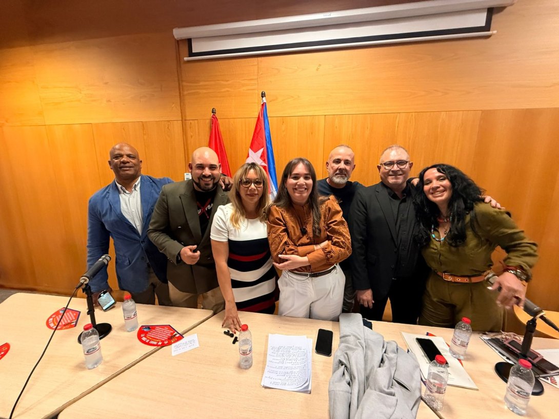 Ejecutivos y colaboradores del Partido Liberal Clásico Cubano. De izquierda a derecha: Raidel Argudín, Lázaro Mireles, Iliana Hernández, Amelia Calzadilla, Lucio Enríquez Nodarse, Emilio Arteaga y Lesly López (Avana de la Torre). Mayo de 2026.