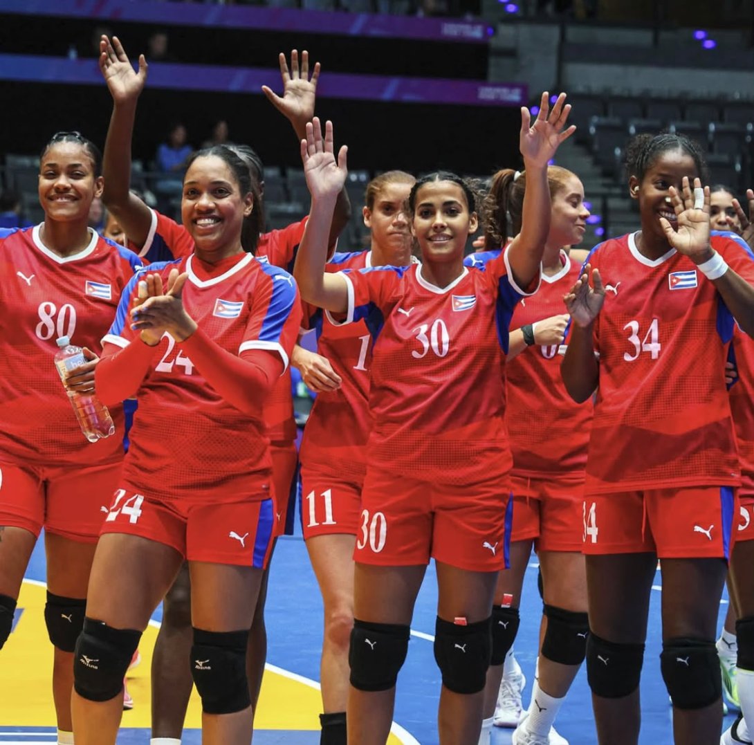 Selección femenina de balonmano de Cuba durante el Mundial de 2025 (Alemania y Países Bajos). Foto: Max Petershans.