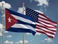Banderas de Cuba y Estados Unidos.